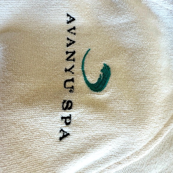 Frette 100%cotton unisex long bathrobe, ivory with pockets. Made in Turkey - Picture 5 of 13